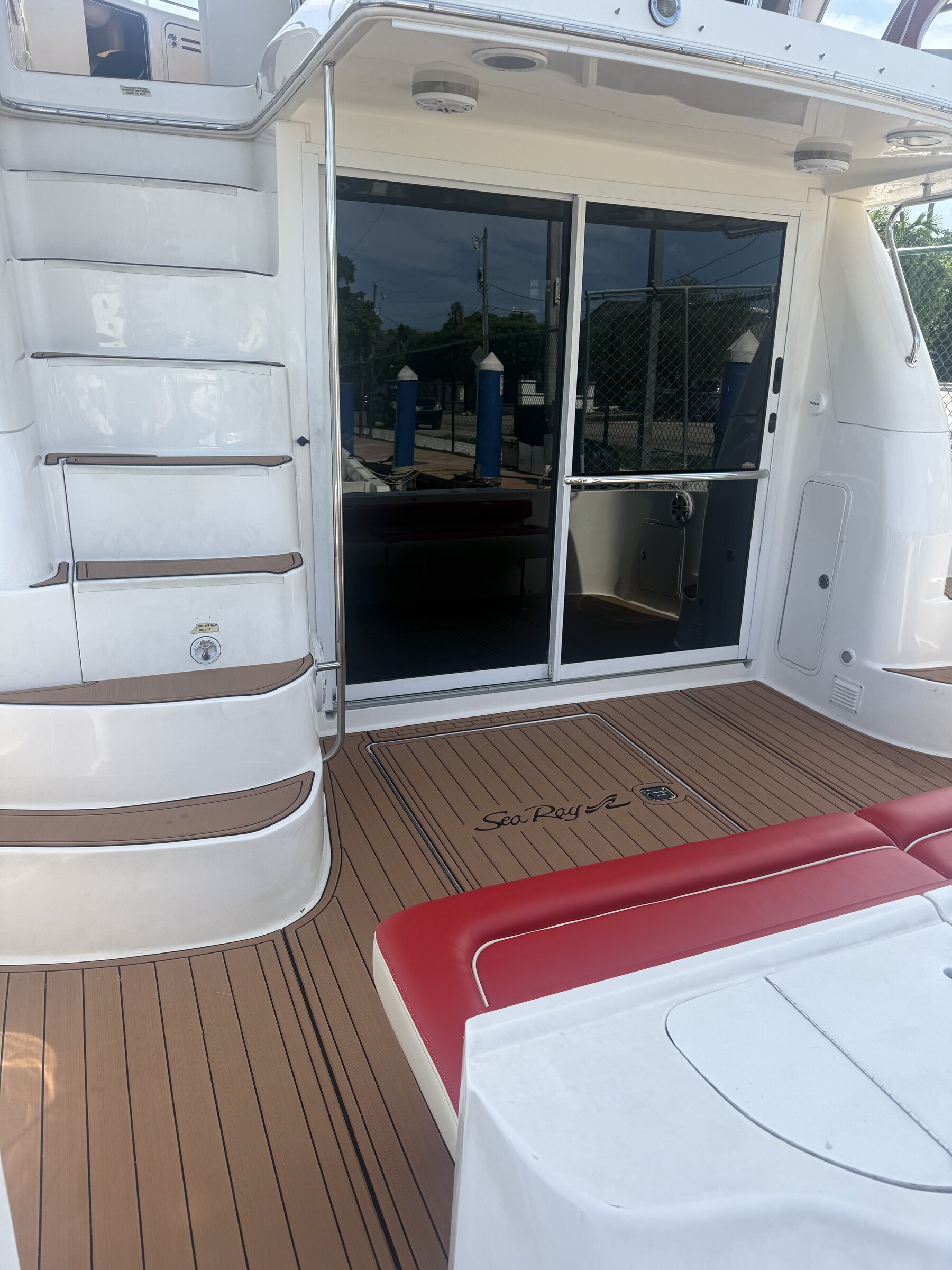 Sea Rey 50" Flybridge — 50 ft luxury yacht charter in Miami